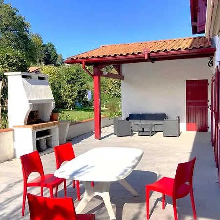 Willa Maison De Caractere A Briscous: 4 Chambres, Jardin, Proche Bayonne Et Plages, Ideal Famille Et Randonnees - Fr-1-3-603 *