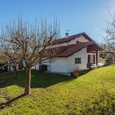 Maison De Caractere A Briscous: 4 Chambres, Jardin, Proche Bayonne Et Plages, Ideal Famille Et Randonnees - Fr-1-3-603 *