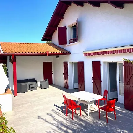 Maison De Caractere A Briscous: 4 Chambres, Jardin, Proche Bayonne Et Plages, Ideal Famille Et Randonnees - Fr-1-3-603 * Briscous